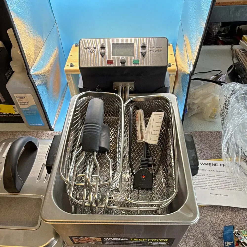 Waring Pro DF280 Stainless Steel Deep Fryer w/ Basket Lid Manual Digital nwot